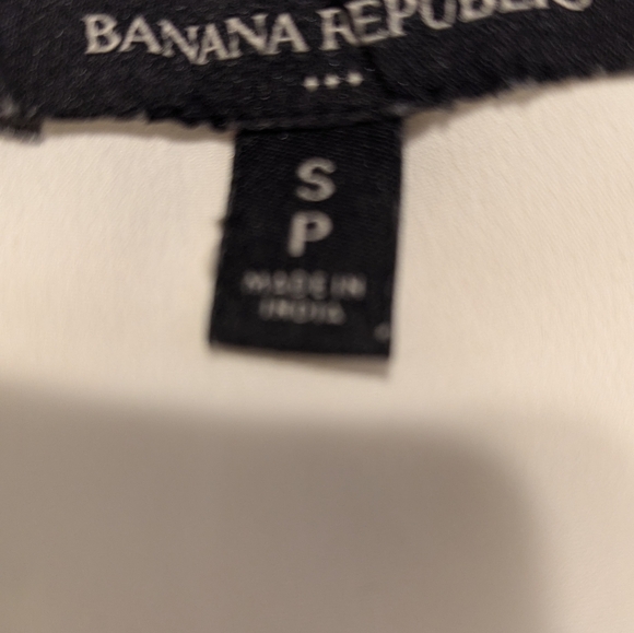 Banana Republic Elegant White/Cream Tank Top - Size S - Chic & Versatile - Picture 4 of 4